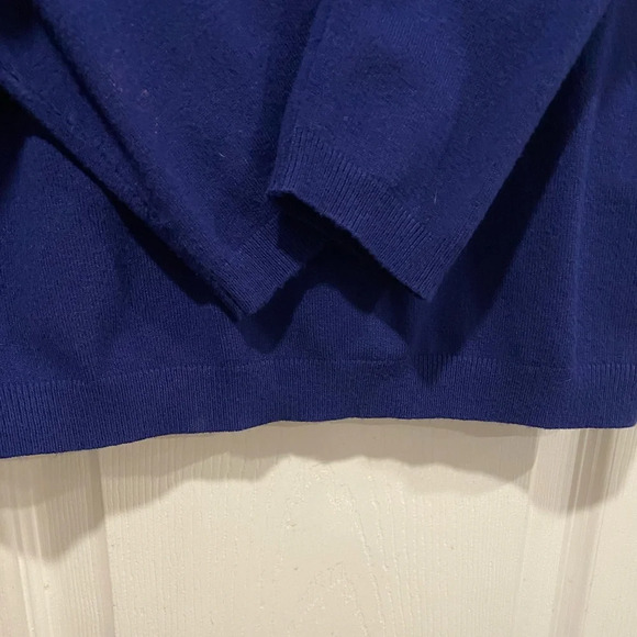 In Extenso Royal Blue Long Sleeve Knit Top Size L but runs small Like M or S. - Picture 5 of 8